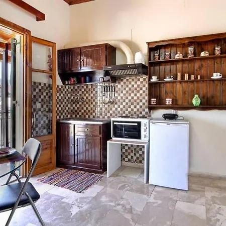 Modern House In רודה